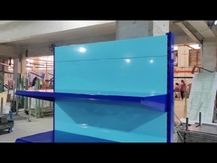 Welche Arten von Regalen gibt es in einem Supermarkt?