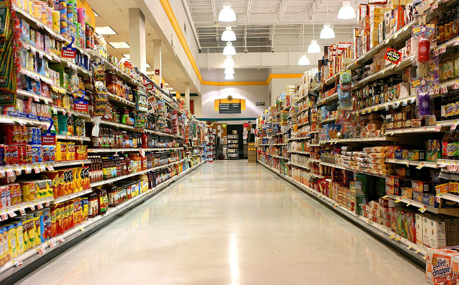 Jüngste Firmenblogs über Beschleunigte Upgrades in großen russischen Supermärkten & stetiges Wachstum der Nachfrage nach doppelseitigen Displayregalen